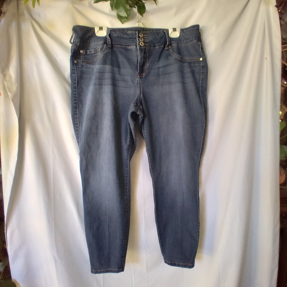 Torrid Denim Jeans Womens Size 20S Slim Fit Tappered Leg Reg Fit Zip